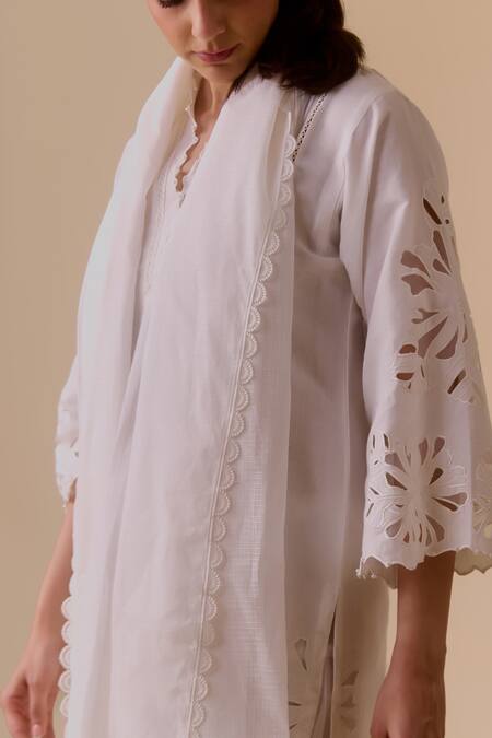 Bunka_White Kota Doria Lace Dupatta_Online_at_Aza_Fashions
