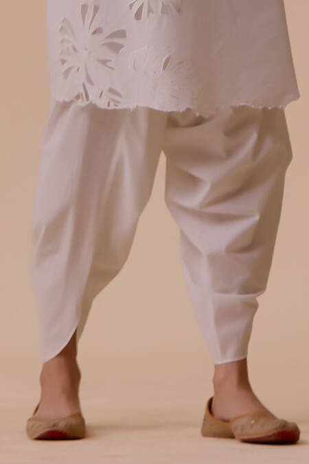 Buy Bunka Ivory Cotton, Kota Doria V-neck Choga-style Kurta Set Online at Aza Fashions Buy_Bunka_Ivory Cotton, Kota Doria V-neck Choga-style Kurta Set _Online_at_Aza_Fashions