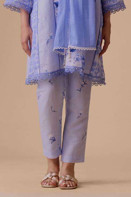 Bunka Blue Linen, Kota Doria Lace, Pearls V-neck Printed Kurta Set With Dupatta Online at Aza Fashions Bunka_Blue Linen, Kota Doria Lace, Pearls V-neck Printed Kurta Set With Dupatta _Online_at_Aza_Fashions