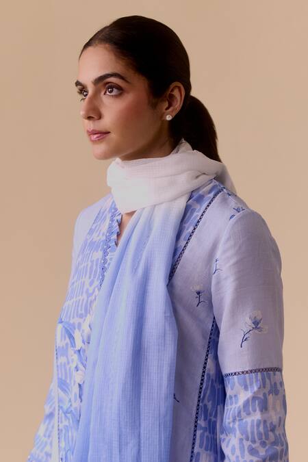 Buy Bunka Blue Linen, Kota Doria Lace, Pearls V-neck Printed Kurta Set With Dupatta Online at Aza Fashions Buy_Bunka_Blue Linen, Kota Doria Lace, Pearls V-neck Printed Kurta Set With Dupatta _Online_at_Aza_Fashions