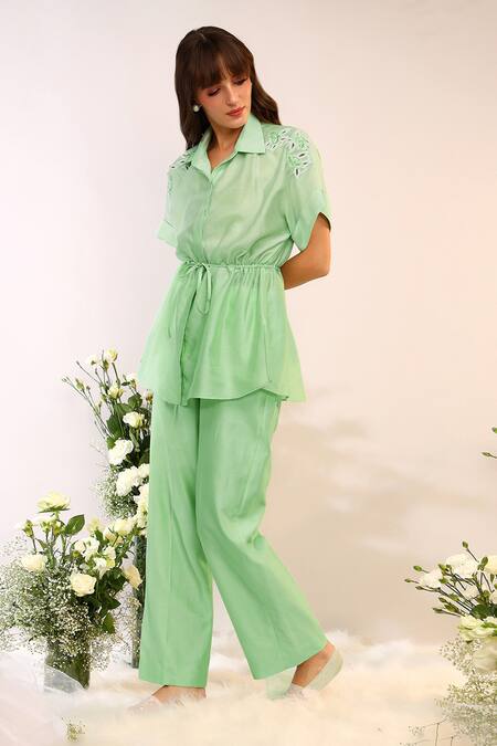 Sakshi Khetterpal_Green Chanderi Silk Embroidery Collared Kiwi Shoulder Pant Set _Online_at_Aza_Fashions
