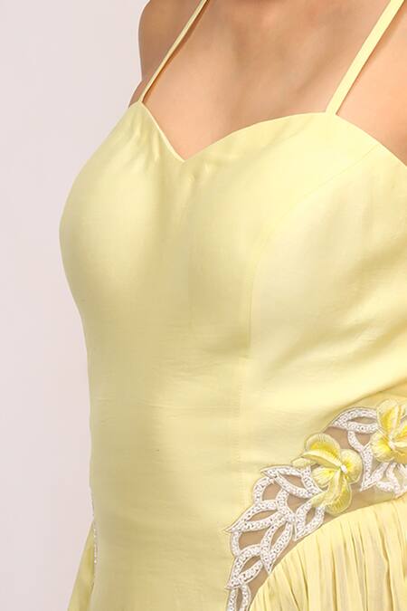 Sakshi Khetterpal_Yellow Chanderi Silk, Cotton Embroidery Sweetheart Neck Citrus Midi Dress With _Online_at_Aza_Fashions