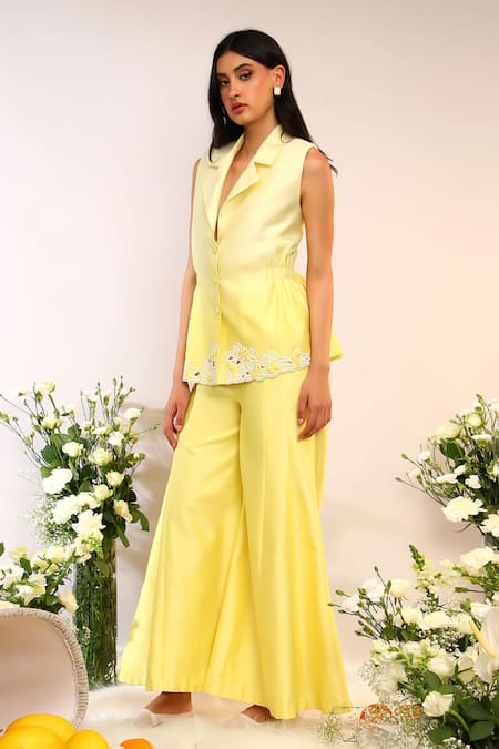 Buy_Sakshi Khetterpal_Yellow Silk, Citrus Burst Sleeveless Blazer And Flared Pants Set 