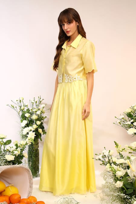 Sakshi Khetterpal_Yellow Chanderi Silk Embroidery Collared Cropped Shirt And Gathered Skirt Set _at_Aza_Fashions