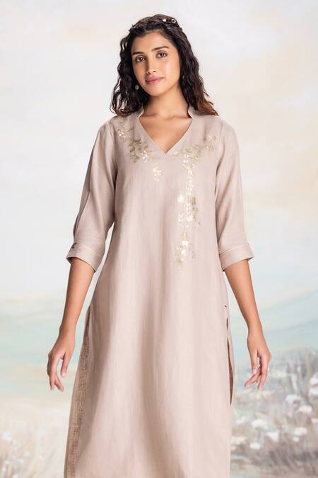 Kaveri Beige Linen Embroidery Mandarin Collar Straight Kurta Set With Dupatta Online at Aza Fashions Kaveri_Beige Linen Embroidery Mandarin Collar Straight Kurta Set With Dupatta _Online_at_Aza_Fashions