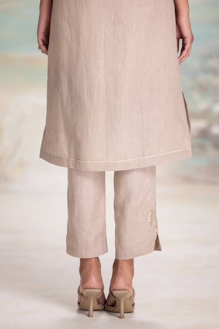 Kaveri Beige Linen Embroidery Mandarin Collar Straight Kurta Set With Dupatta at Aza Fashions Kaveri_Beige Linen Embroidery Mandarin Collar Straight Kurta Set With Dupatta _at_Aza_Fashions