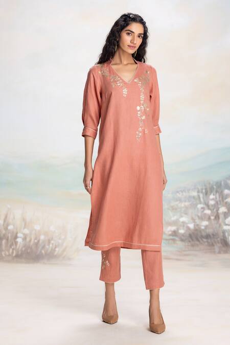 Kaveri Peach Linen Embroidery, Applique Mandarin Collar Kurta Set With Online at Aza Fashions Kaveri_Peach Linen Embroidery, Applique Mandarin Collar Kurta Set With _Online_at_Aza_Fashions