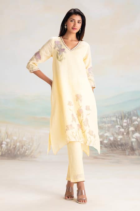 Kaveri Yellow Linen Embroidery V-neck Buttercup Floral Print Kurta Set Online at Aza Fashions Kaveri_Yellow Linen Embroidery V-neck Buttercup Floral Print Kurta Set _Online_at_Aza_Fashions