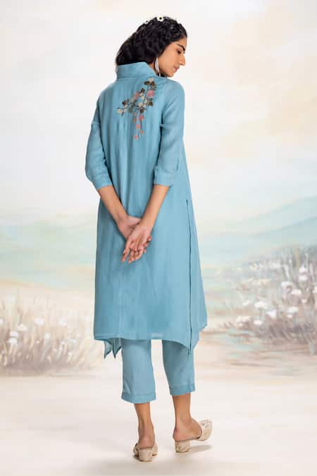 Shop Kaveri Blue Linen Applique, Embroidery V-neck Lake Tunic And Pant Set at Aza Fashions Shop_Kaveri_Blue Linen Applique, Embroidery V-neck Lake Tunic And Pant Set _at_Aza_Fashions