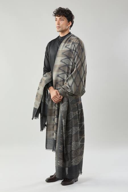 Taroob Gray Ikat Fine Wool Shawl at Aza Fashions Taroob_Gray Ikat Fine Wool Shawl_at_Aza_Fashions