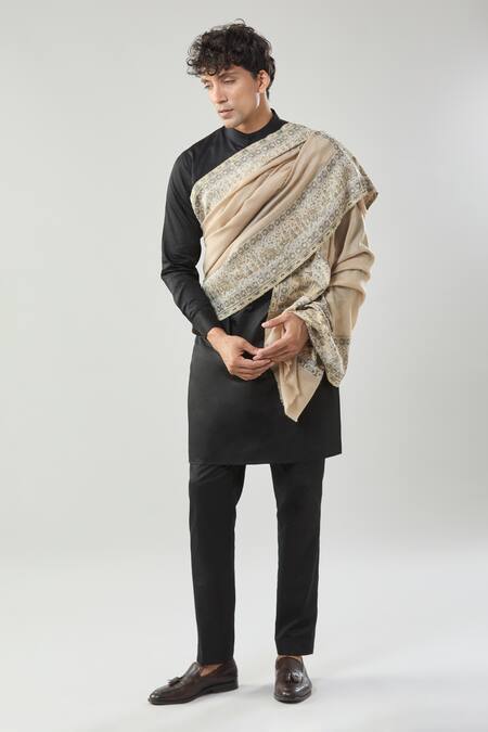 Shop Taroob Cream Mughal Darbar Border Wool Shawl at Aza Fashions Shop_Taroob_Cream Mughal Darbar Border Wool Shawl_at_Aza_Fashions