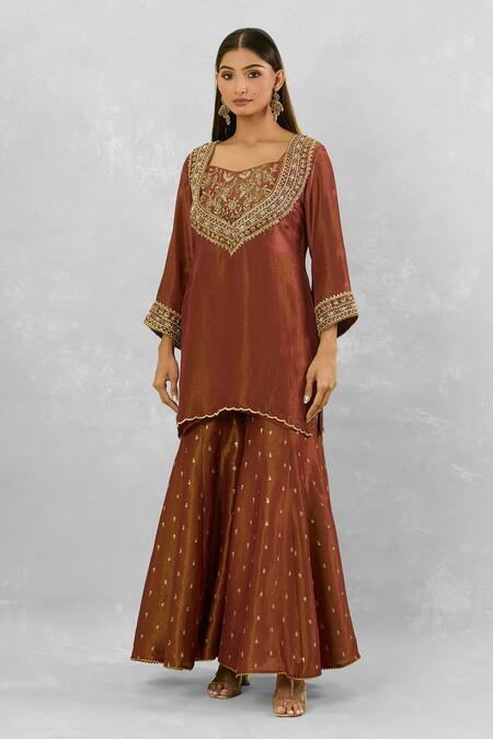 Shop Studio A Maroon Tissue Embroidery Sweetheart Neck Floral Dori Kurta And Sharara Set Online at Aza Fashions Shop_Studio A_Maroon Tissue Embroidery Sweetheart Neck Floral Dori Kurta And Sharara Set _Online_at_Aza_Fashions