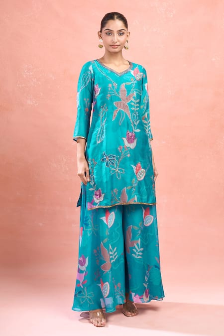 Shop_Naintara Bajaj_Sky Blue Georgette Embroidery Digital Printed Kurta Set_Online_at_Aza_Fashions
