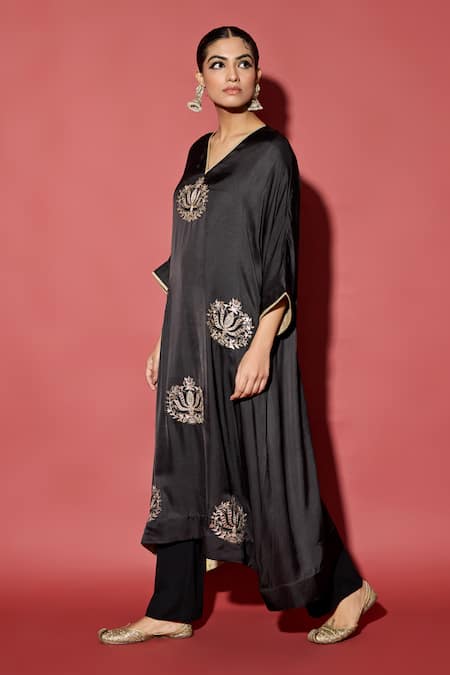Buy_Apeksha Jain Label_Black Satin Sequins, Embroidery V-neck Mughal Motif Kaftan Set _Online_at_Aza_Fashions