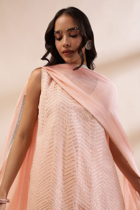 Shop Kyra By Bhavna Peach Cotton, Voile Sequins, Gota Patti, Lace V-neck Pink Kurta Set Online at Aza Fashions Shop_Kyra By Bhavna_Peach Cotton, Voile Sequins, Gota Patti, Lace V-neck Pink Kurta Set _Online_at_Aza_Fashions