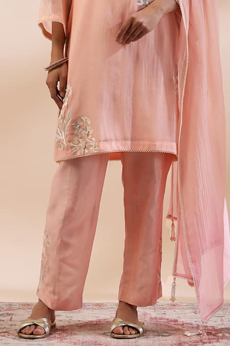 Buy Kyra By Bhavna Pink Chanderi Silk, Cotton Embroidery, Lace Round Neck Floral Peach Kurta Set Online at Aza Fashions Buy_Kyra By Bhavna_Pink Chanderi Silk, Cotton Embroidery, Lace Round Neck Floral Peach Kurta Set _Online_at_Aza_Fashions