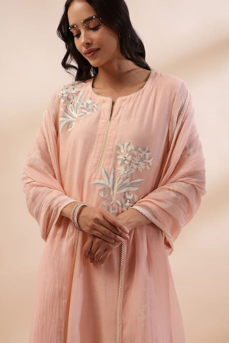Shop Kyra By Bhavna Pink Chanderi Silk, Cotton Embroidery, Lace Round Neck Floral Peach Kurta Set Online at Aza Fashions Shop_Kyra By Bhavna_Pink Chanderi Silk, Cotton Embroidery, Lace Round Neck Floral Peach Kurta Set _Online_at_Aza_Fashions