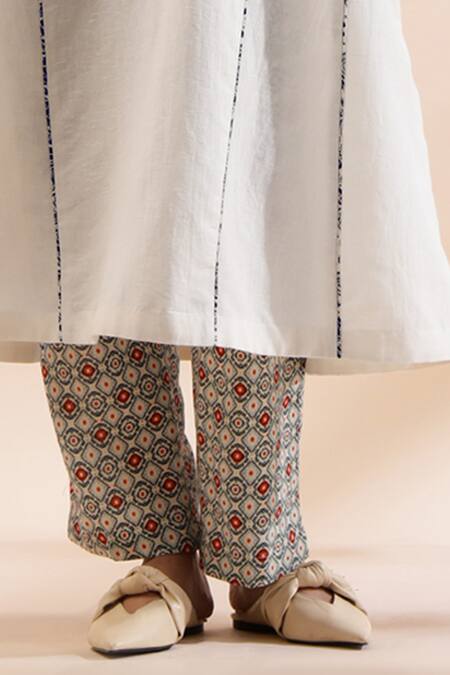 Buy_Kyra By Bhavna_Ivory Cotton, Linen Embroidery Round Neck Floral Applique Kurta Set _Online_at_Aza_Fashions