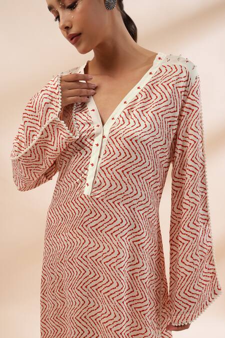 Shop_Kyra By Bhavna_Ivory Viscose, Satin, Voile Embroidery V-neck Zig Zag Print Kurta Set _Online_at_Aza_Fashions