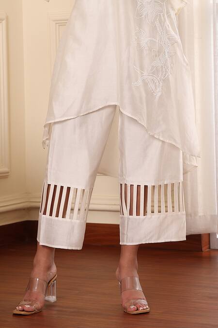 Midori By Sgv_Red Cotton, Chanderi Embroidery Mandarin Collar Negative Spacing Silk Kurta Set _Online_at_Aza_Fashions