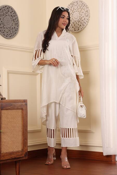 Buy_Midori By Sgv_Red Cotton, Chanderi Embroidery Mandarin Collar Negative Spacing Silk Kurta Set _Online_at_Aza_Fashions