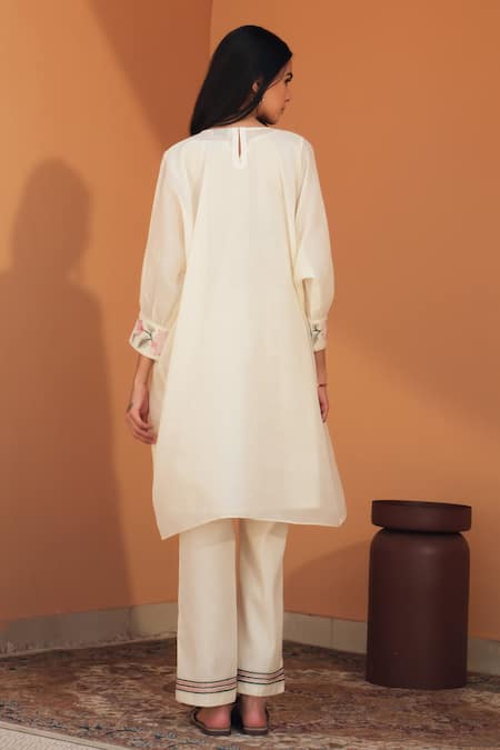 Samatvam By Anjali Bhaskar Floral Embroidered Kaftan Set 