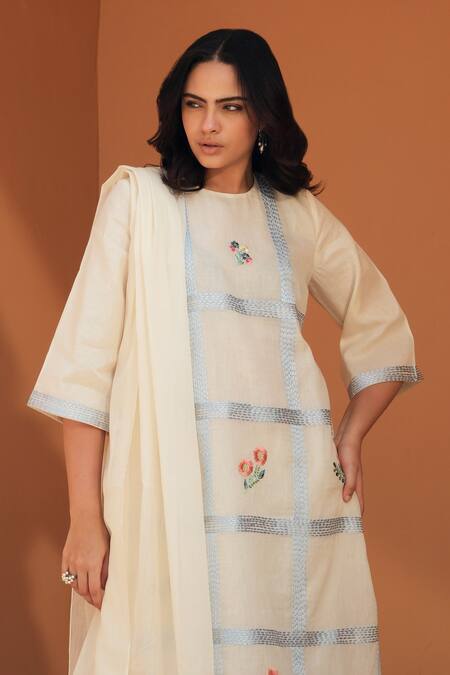 Samatvam By Anjali Bhaskar Cream Embroidery, Tassels Round Neck Checked Kurta Set Online at Aza Fashions Samatvam By Anjali Bhaskar_Cream Embroidery, Tassels Round Neck Checked Kurta Set _Online_at_Aza_Fashions