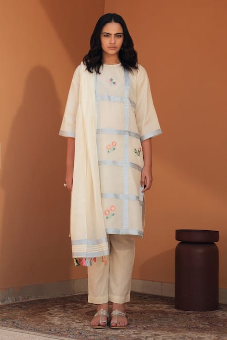 Samatvam By Anjali Bhaskar Cream Embroidery, Tassels Round Neck Checked Kurta Set at Aza Fashions Samatvam By Anjali Bhaskar_Cream Embroidery, Tassels Round Neck Checked Kurta Set _at_Aza_Fashions