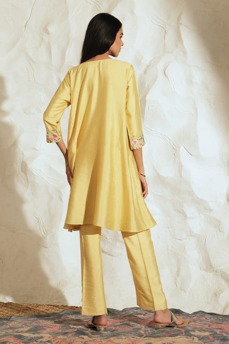 Samatvam By Anjali Bhaskar Pastel Yellow Floral Embroidered Kurta Set 