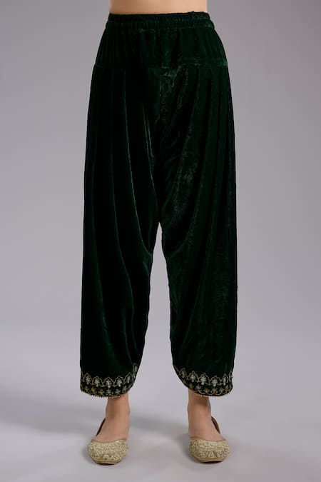 Studio A_Green Velvet Embroidery Round Neck Aari Kurta Set _Online_at_Aza_Fashions