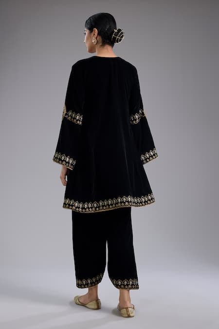 Studio A Black Velvet Aari Embroidered Kurta Set 