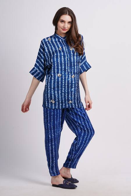 Sonali Gupta_Blue Silk Embroidery Collared Shibori Pattern Shirt And Pant Set _at_Aza_Fashions