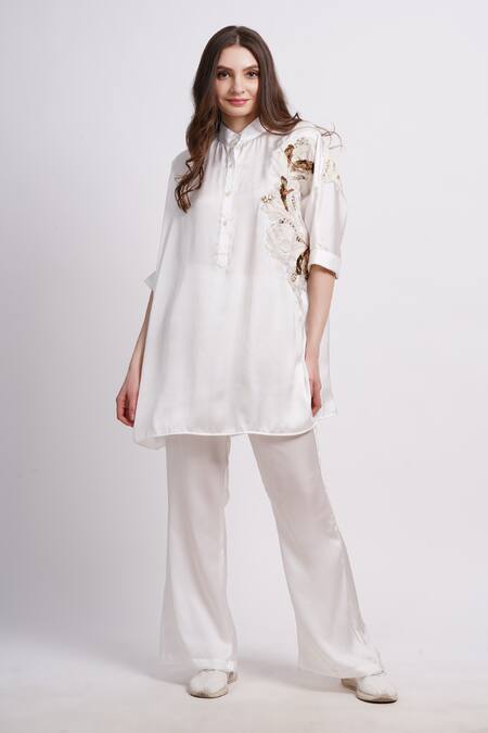 Sonali Gupta_Ivory Silk Embroidery Collared Floral Kurta Set _Online_at_Aza_Fashions