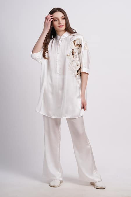 Buy_Sonali Gupta_Ivory Silk Embroidery Collared Floral Kurta Set _Online_at_Aza_Fashions