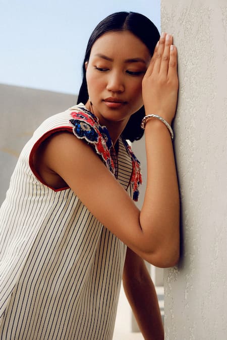 Pooja Rajgarhia Gupta Off White Crepe Embroidery Collared Floral Striped Dress at Aza Fashions Pooja Rajgarhia Gupta_Off White Crepe Embroidery Collared Floral Striped Dress _at_Aza_Fashions