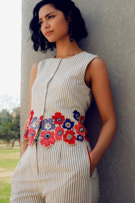 Pooja Rajgarhia Gupta_Off White Crepe Embroidery Round Neck Floral Pant Set _at_Aza_Fashions