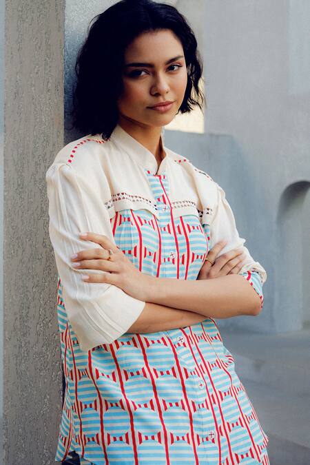 Pooja Rajgarhia Gupta Off White Georgette Embroidery Collared Printed And Blue Shirt at Aza Fashions Pooja Rajgarhia Gupta_Off White Georgette Embroidery Collared Printed And Blue Shirt _at_Aza_Fashions