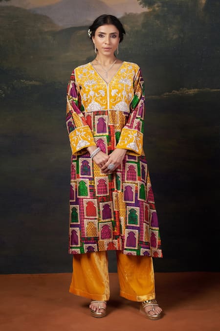 Thetaa_Yellow Silk, Viscose Embroidery, Zari V-neck Zardozi Kurta Set _Online_at_Aza_Fashions