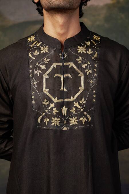Buy_Thetaa_Black Cotton Embroidery Zari Hand Kurta Set 