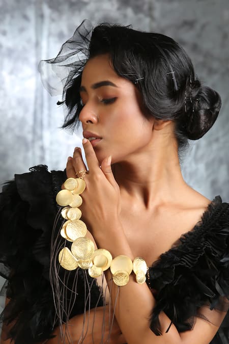 Zaza By Somya Contemporary Brass Choker With Gold Plating 