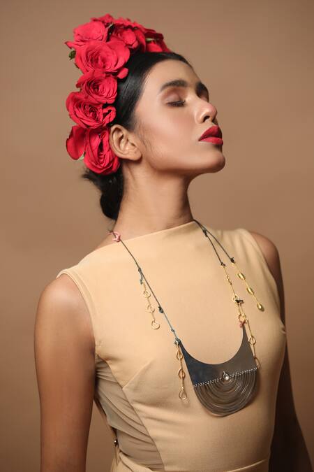 Zaza By Somya_Silver Plated Contemporary Long Neck Piece _Online_at_Aza_Fashions