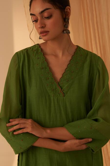 Buy Janki India Green Chanderi, Organza Embroidery Split V-neck Bullion Work Kurta Set Online at Aza Fashions Buy_Janki India_Green Chanderi, Organza Embroidery Split V-neck Bullion Work Kurta Set _Online_at_Aza_Fashions