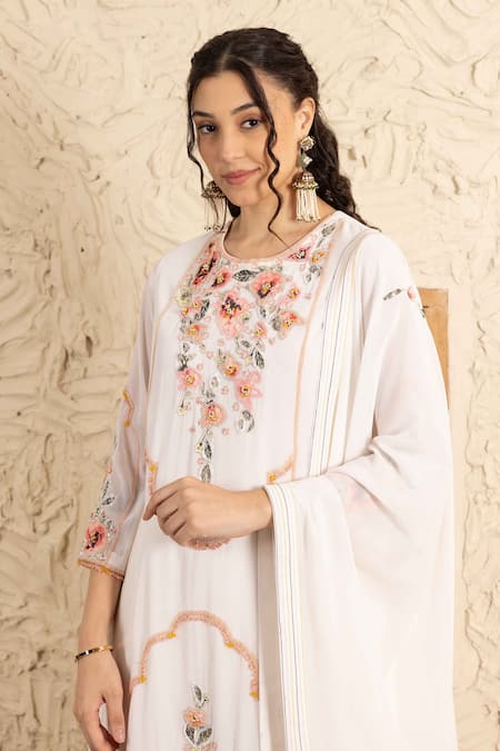 Ajiesh Oberoi Ivory Georgette Embroidery Round Neck Floral Kurta Set at Aza Fashions Ajiesh Oberoi_Ivory Georgette Embroidery Round Neck Floral Kurta Set _at_Aza_Fashions