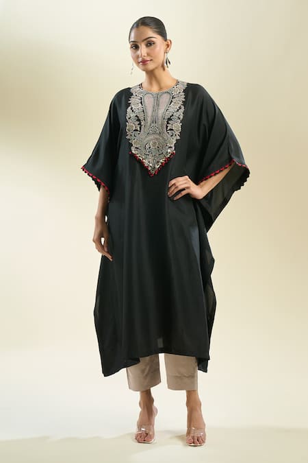 Buy_Prisho_Black Sequins, Embroidery Round Neck Floral Kaftan And Pant Set 