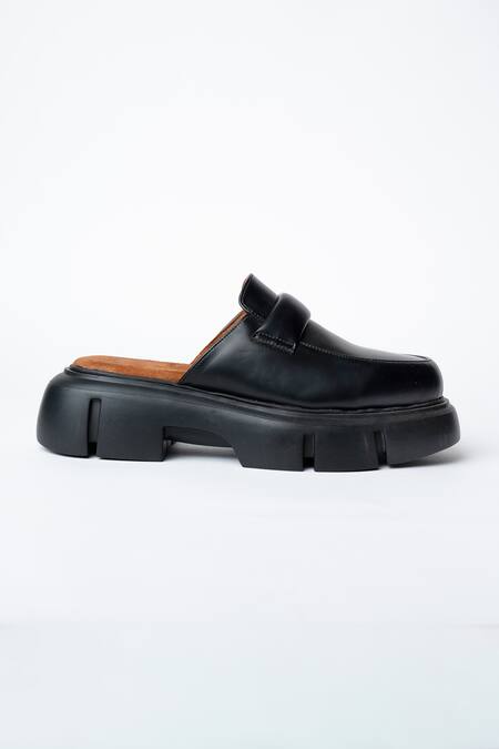 Buy Kavith Black Chunky Sole Rounded Toe Shoes Online at Aza Fashions Buy_Kavith_Black Chunky Sole Rounded Toe Shoes _Online_at_Aza_Fashions