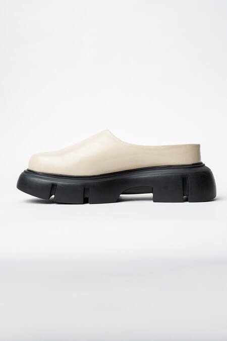 Kavith Beige Chunky Rounded Toe Sliders Online at Aza Fashions Kavith_Beige Chunky Rounded Toe Sliders _Online_at_Aza_Fashions