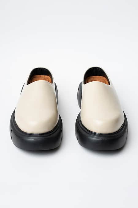 Kavith Beige Chunky Rounded Toe Sliders 