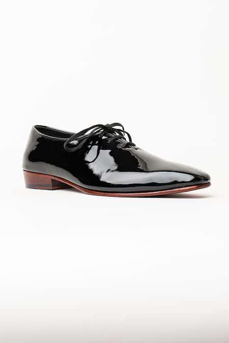 Kavith Laced Wholecut Shoes with Square Pointed Toe 