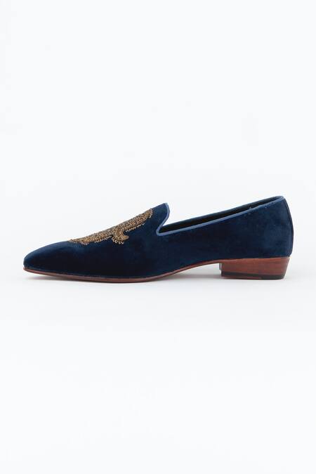 Kavith_Blue Hand Embroidered Juttis _Online_at_Aza_Fashions
