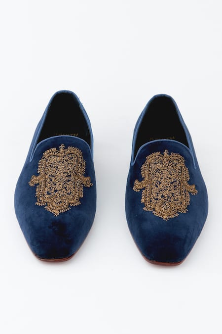 Kavith Hand Embroidered Blue Juttis 